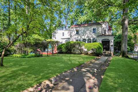 23 Burbury Lane, Great Neck, NY 11023