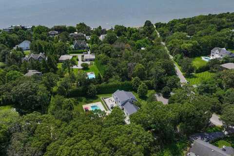 14 Atterbury Road, Southampton, NY 11968