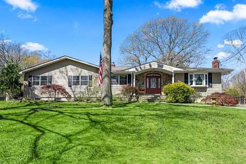 24 Croft Lane, Smithtown, NY 11787