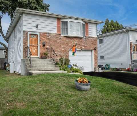 833 Bermuda Road, West Babylon, NY 11704