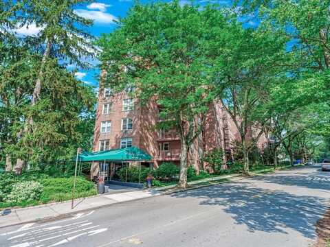 42-30 Douglaston Parkway, Douglaston, NY 11363