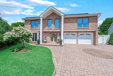 709 Demott Court, Westbury, NY 11590