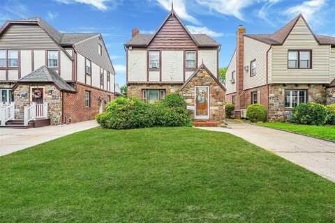 8624 253rd Street, Bellerose, NY 11426