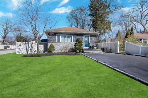 117 E Madison Street, East Islip, NY 11730