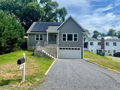 56 Hill Street E, Wading River, NY 11792