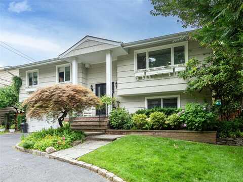139 Cow Neck Road, Port Washington North, NY 11050