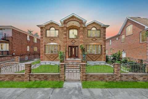 8418 263rd Street, Floral Park, NY 11001