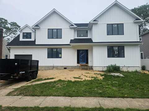 66 2nd Avenue, Massapequa Park, NY 11762