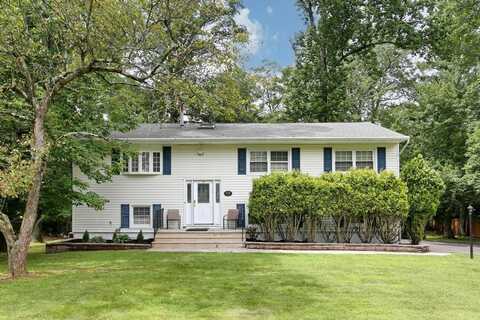 15 Cragmere Road, Suffern, NY 10901