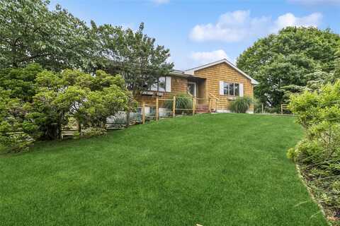 152 S Essex Street, Montauk, NY 11954
