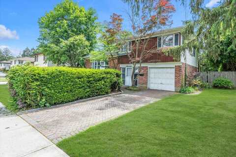 17 Edna Drive, Syosset, NY 11791