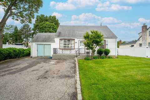 47 Cardinal Road, Levittown, NY 11756