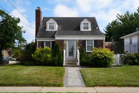 40 Hendrickson Avenue, Lynbrook, NY 11563
