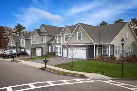 255 Wading River Hlw, Ridge, NY 11961