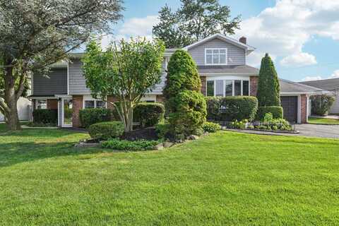 1318 Milanna Lane, Wantagh, NY 11793