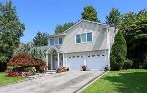 27 Brookfield Road, Manhasset Hills, NY 11040