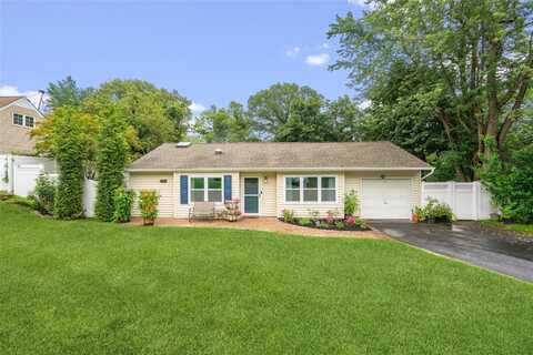 104 Rosemont Avenue, Farmingville, NY 11738