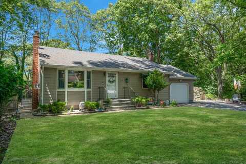 17 Magnolia Lane, Miller Place, NY 11764