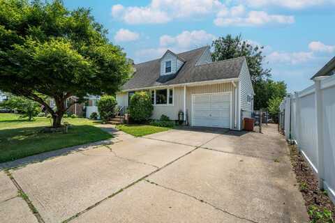 190 Fallwood Parkway, Farmingdale, NY 11735