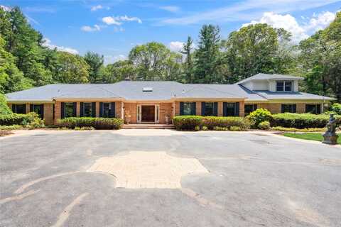 10 Laurel Woods Drive, Upper Brookville, NY 11771