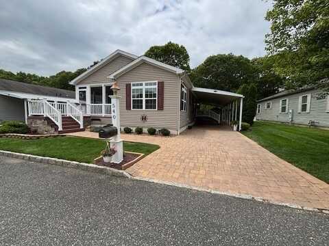 1661 Old Country Road, Riverhead, NY 11901