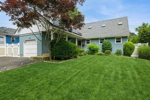 108 Lake Drive, Copiague, NY 11726