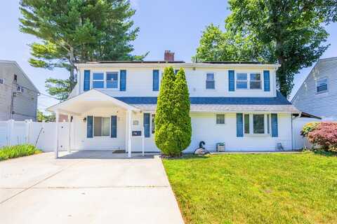 4 Wagon Lane, Levittown, NY 11756