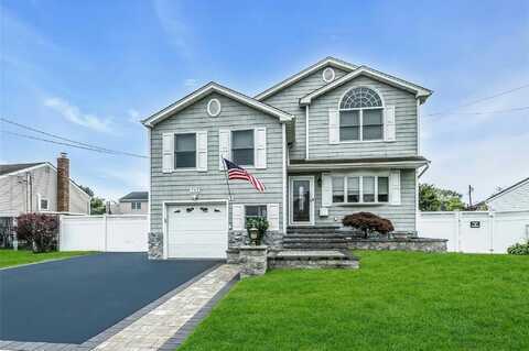 484 N Atlanta Avenue, Massapequa, NY 11758