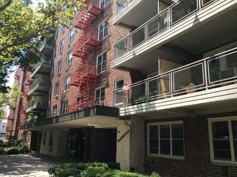 142-05 Roosevelt Avenue, Flushing, NY 11354