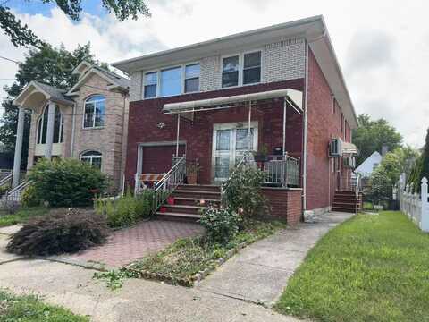 8560 261st Street, Floral Park, NY 11001