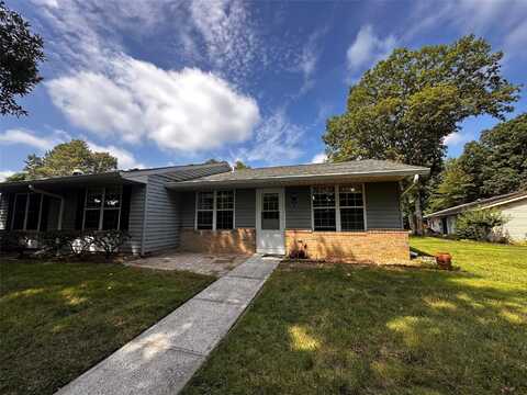 465b Oldham Court, Ridge, NY 11961