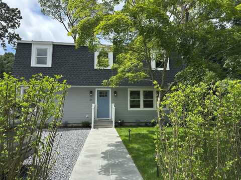 20 Oak Grove Road, Southampton, NY 11968