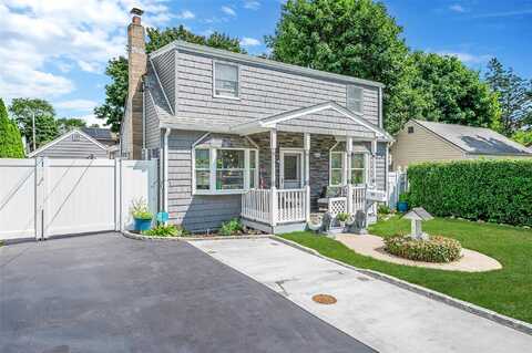 126 E 12th Street, Huntington Station, NY 11746