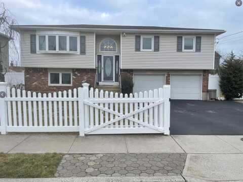67 Alhambra Road, Massapequa, NY 11758
