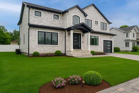 52 Cortland Ave, Hicksville, NY 11801