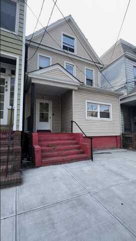 487 Van Cortlandt Park Avenue, Yonkers, NY 10705