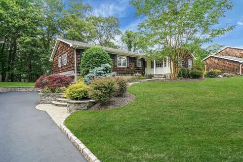 30 Twixt Hills Road, Saint James, NY 11780
