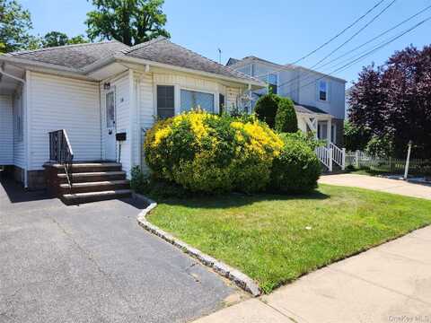 14 W Argyle Street, Valley Stream, NY 11580