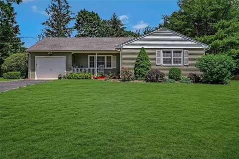 625 Glenn Road, Southold, NY 11971