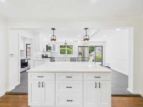 75 Lord Kitchener Road, New Rochelle, NY 10804