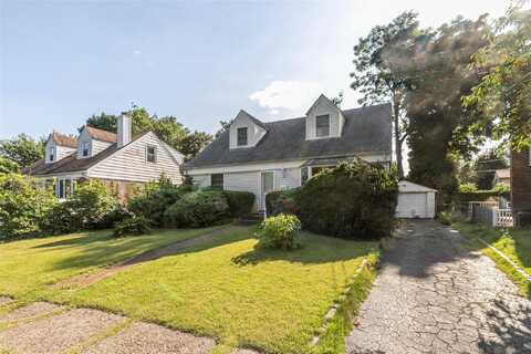 6 Grady Court, Great Neck, NY 11023
