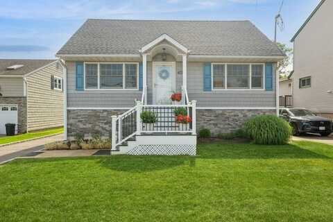 2543 Bayview Avenue, Wantagh, NY 11793