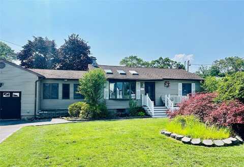 38 Hayward Street, Patchogue, NY 11772