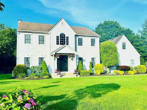 1 Ada Lane, East Setauket, NY 11733