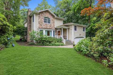 9 Endicott Drive, Huntington, NY 11743
