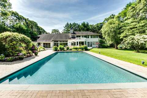 16 Elishas Path, Wainscott, NY 11975
