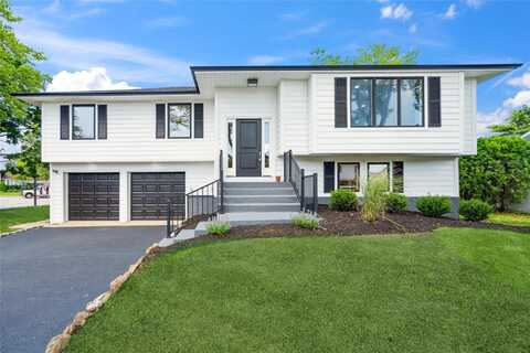 43 Acorn Lane, Plainview, NY 11803