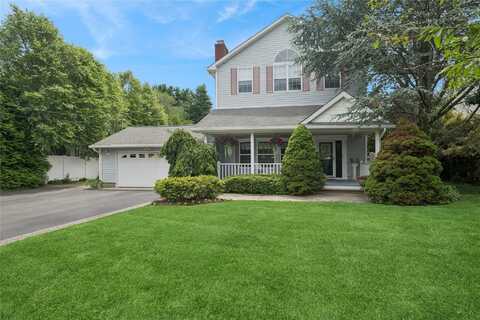 25 Hewitt Drive, Northport, NY 11768