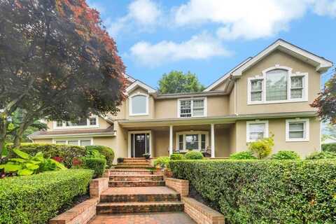 4 2nd Street, Woodbury, NY 11797