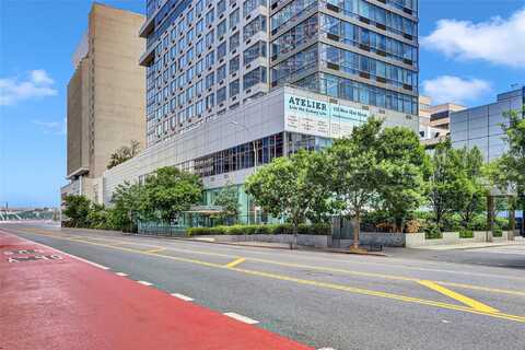 635 W 42nd Street, New York (Manhattan), NY 10036